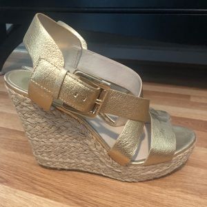 Michael Kors Giovanna Sandal. Gold. Size 7.